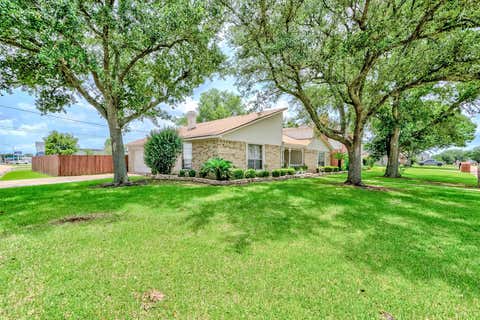 Homes For Sale - 2103 Avenue<br/> Nederland, TX 77627