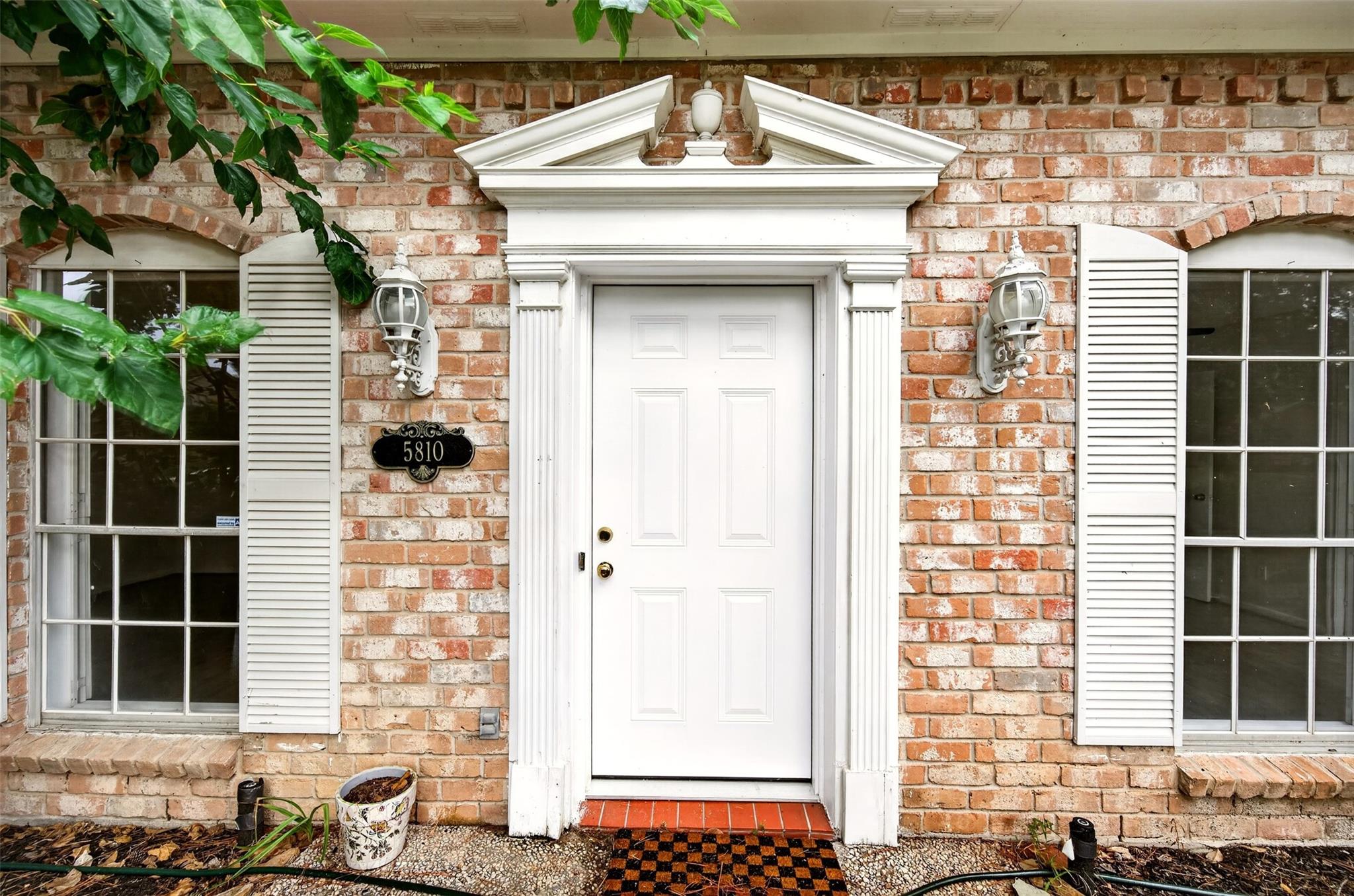 5810 Boyce Springs Drive