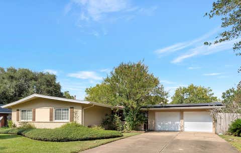 Photo of 1615 Redway Lane, Houston, TX 77062 (MLS # 87859385)