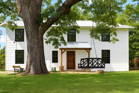 144 Century Lane Bellville TX 77418