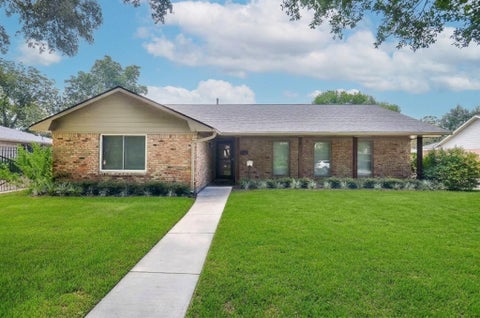 Photo of 5127 Hummingbird Street, Houston, TX 77035 (MLS # 89985846)