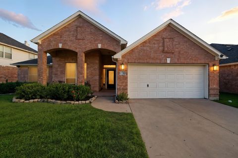 Photo of 11303 Sailwing Creek Court, Pearland, TX 77584 (MLS # 40727039) Photo of 11303 Sailwing Creek Court, Pearland, TX 77584 (MLS # 40727039)