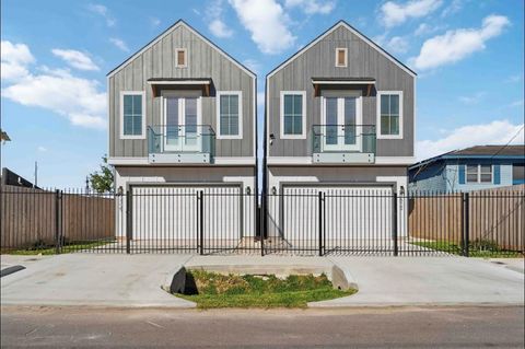 Photo of 7809 Dyer St St, Houston, TX 77088 (MLS # 74810640)