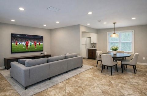 Multifamily For Sale - 9002 Ilona Lane #8<br/> Houston, TX 77025