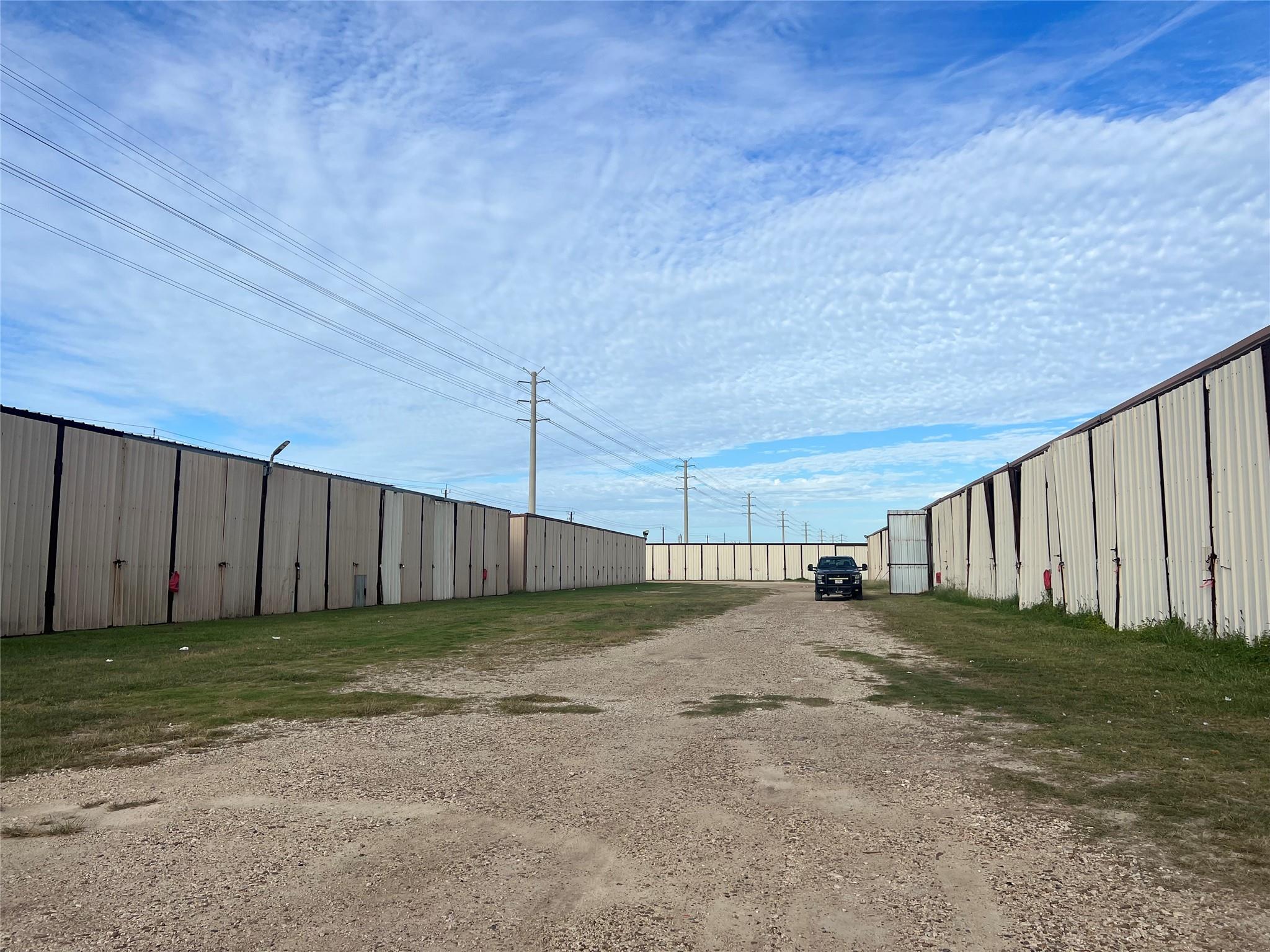 3320 E Highway 332