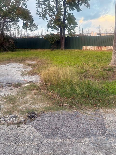 Photo of 2220 Gladys Street, Beaumont, TX 77701 (MLS # 91276326)