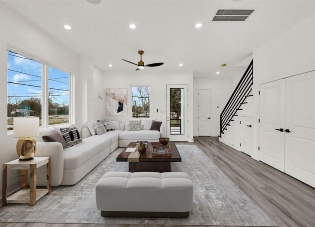 Photo of 4404 Bond Street, Houston, TX 77026 (MLS # 47143686)