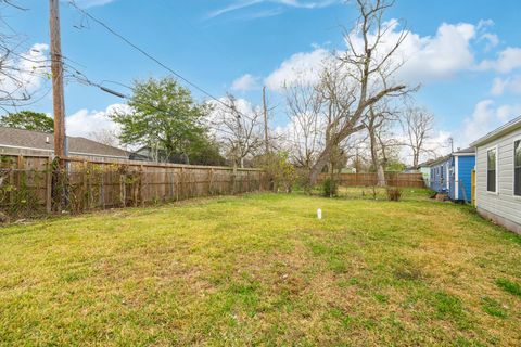 Tiny photo for 4901 Richfield Lane, Houston, TX 77048 (MLS # 66046822)