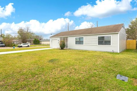 Tiny photo for 4901 Richfield Lane, Houston, TX 77048 (MLS # 66046822)