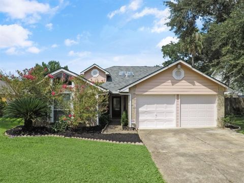 Photo of 15618 Barbarossa Drive, Houston, TX 77083 (MLS # 90962325) Photo of 15618 Barbarossa Drive, Houston, TX 77083 (MLS # 90962325)