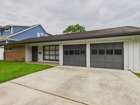 Tiny photo for 9202 Bintliff Drive, Houston, TX 77074 (MLS # 2741791)