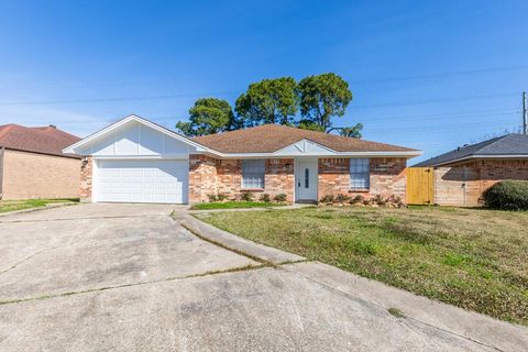 Homes For Sale - 8502 Lynwood Lane<br/> Port Arthur, TX 77642
