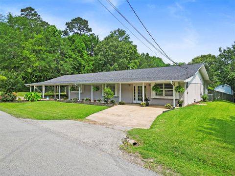 Photo of 4420 Shady Lane, Huntsville, TX 77320 (MLS # 43604070)