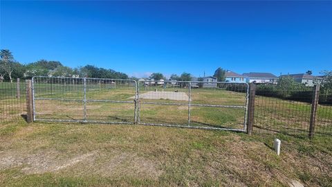 Photo of 303 15th Street, Dickinson, TX 77539 (MLS # 2957124)