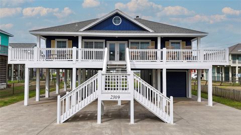 Photo of 2309 Martinique, Crystal Beach, TX 77650 (MLS # 70250136)