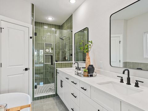 Tiny photo for 4814 Cochran Street St, Houston, TX 77009 (MLS # 56327501)