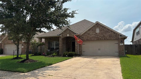 Photo of 9810 Shimmering Lakes Drive, Rosharon, TX 77583 (MLS # 93414623)