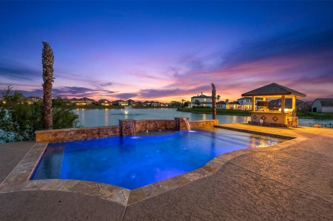 8 Cypress Point Court