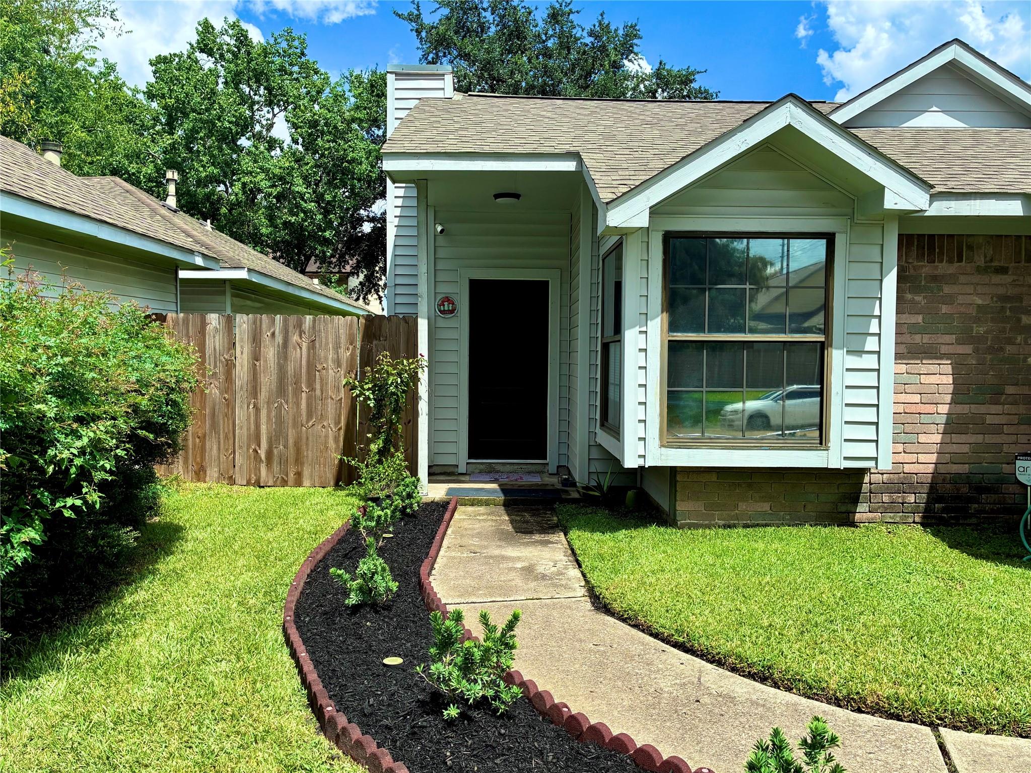 1106 Holbech Lane