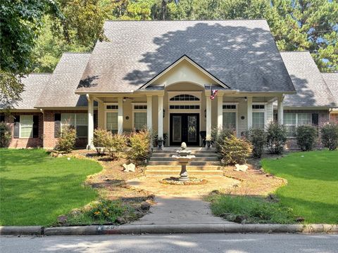 Photo of 289 Broadmoor Drive, Huntsville, TX 77340 (MLS # 38821333) Photo of 289 Broadmoor Drive, Huntsville, TX 77340 (MLS # 38821333)