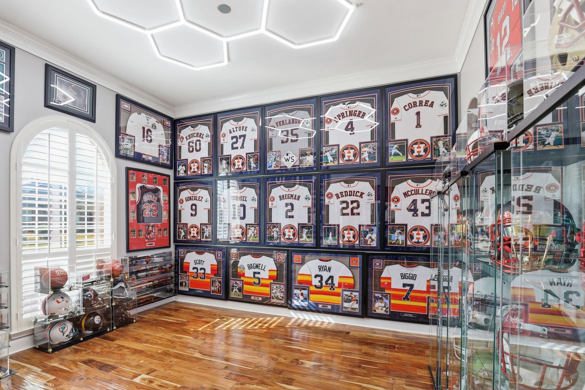 18014 Grotto Point Drive