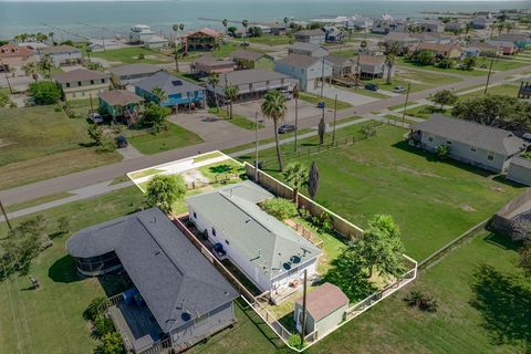 Photo of 1307 S Live Oak Street, Rockport, TX 78382 (MLS # 77269856)
