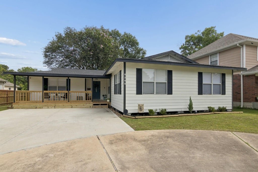 Photo of 8205 Arrowhead Lane, Houston, TX 77075 (MLS # 66536062)