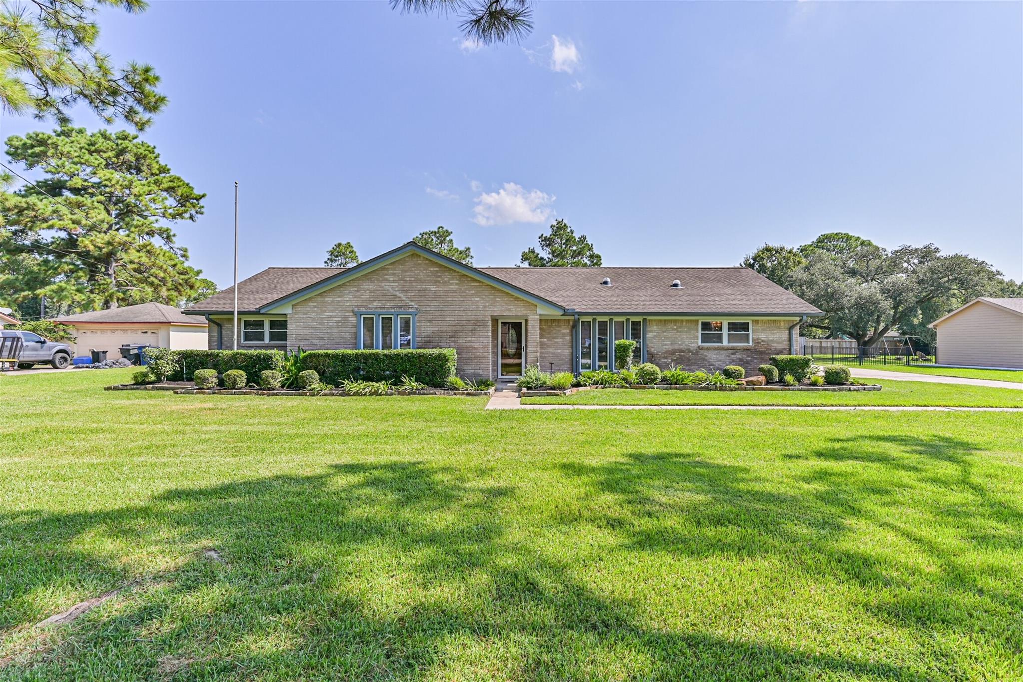 803 Greenbriar Avenue