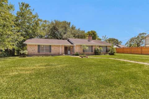 Photo of 602 Gibbs Street, Navasota, TX 77868 (MLS # 32822451)