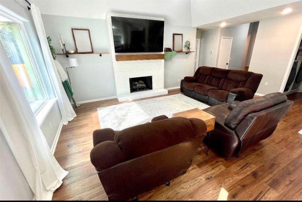 Photo of 1811 Tickner Street, Conroe, TX 77301 (MLS # 31617068)