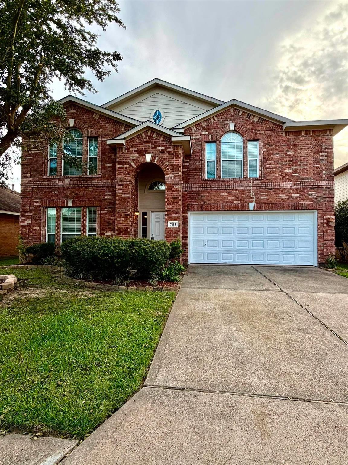 7415 Forestay Lane