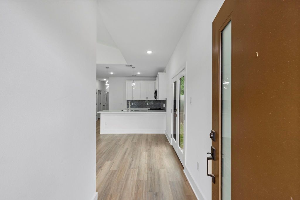 Photo of 8109 Hamlet Street #B, Houston, TX 77078 (MLS # 74901382)