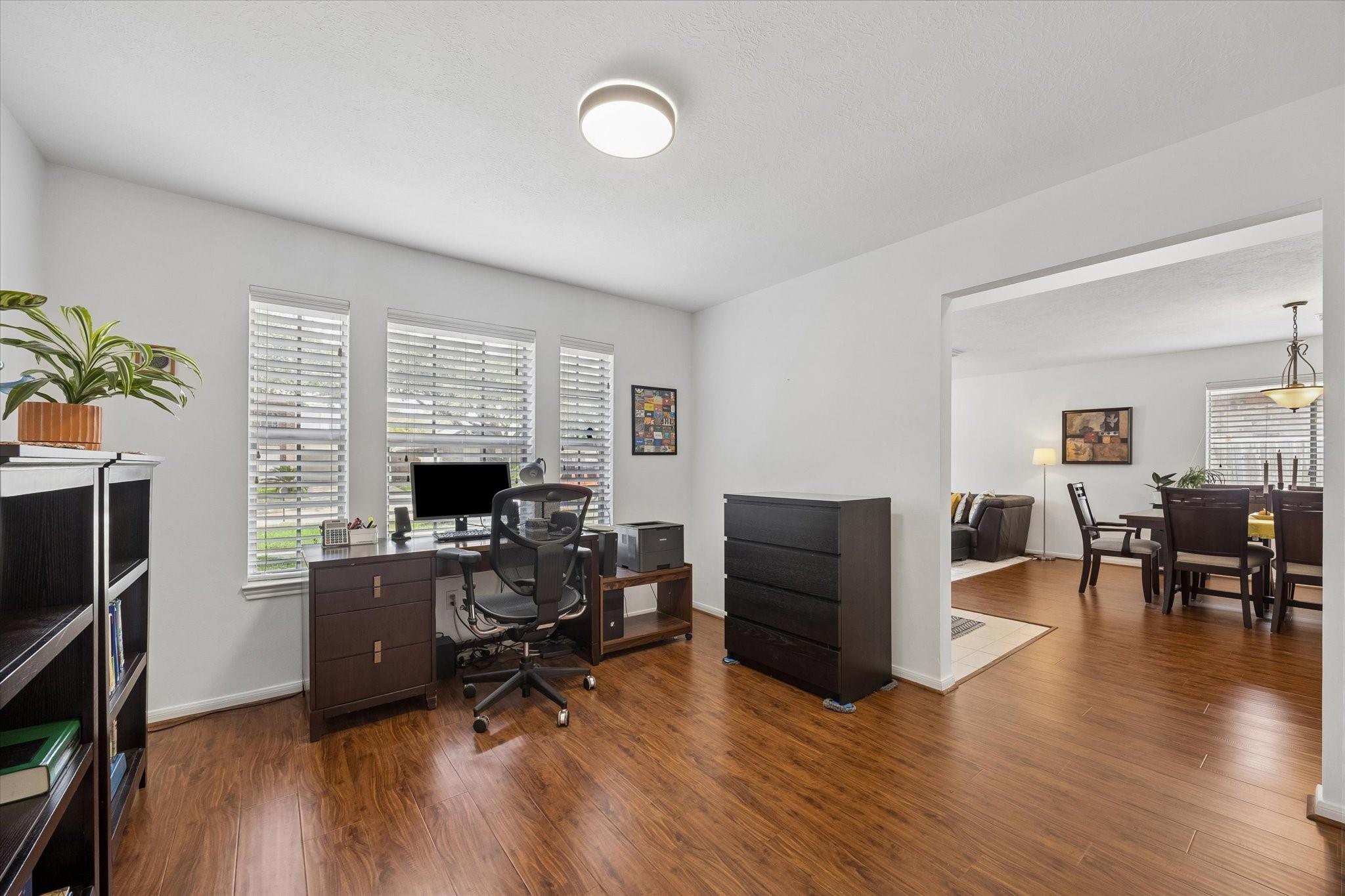 6902 Creek Village Drive