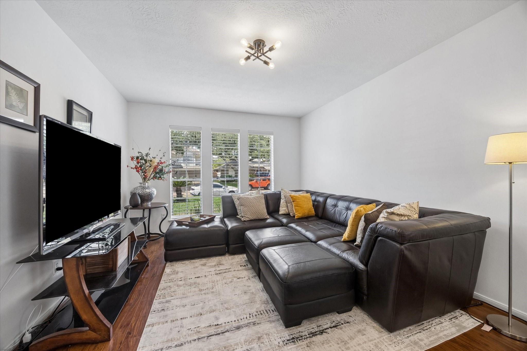 6902 Creek Village Drive