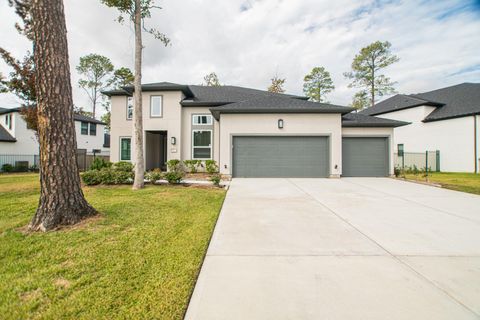 Photo of 11 Mariposa Woods Drive, Tomball, TX 77375 (MLS # 74267617)