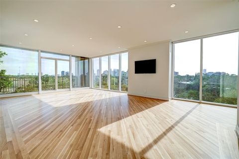 Photo of 121 N Post Oak Lane #706, Houston, TX 77024 (MLS # 95738208)