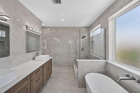 Photo of 1424 W 23rd Street #B, Houston, TX 77008 (MLS # 48429544)