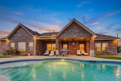 Homes For Sale - 2688 Settlers Way Drive<br/> Austin County, Sealy, TX 77474