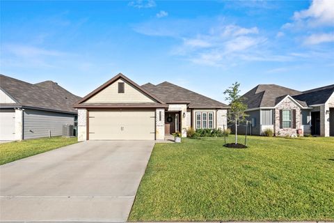 Photo of 1310 Kingsgate Drive, Bryan, TX 77807 (MLS # 87885444)