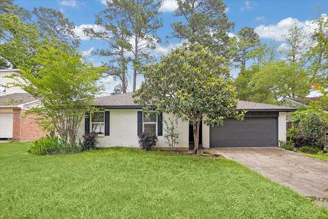 Photo of 220 Hartford Drive, Conroe, TX 77303 (MLS # 64845480)