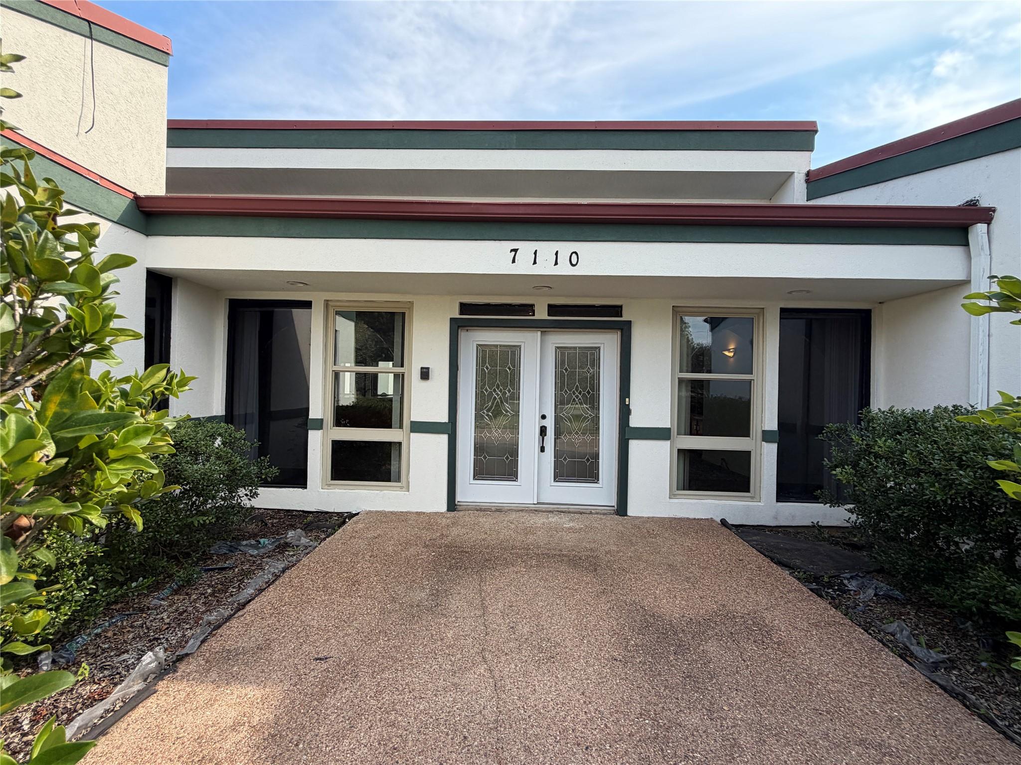 7110 W Mockingbird Lane