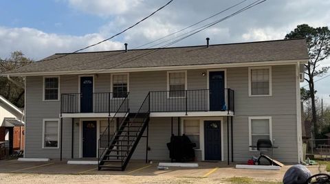 Photo of 1311 21st Street #4, Huntsville, TX 77340 (MLS # 55443138)