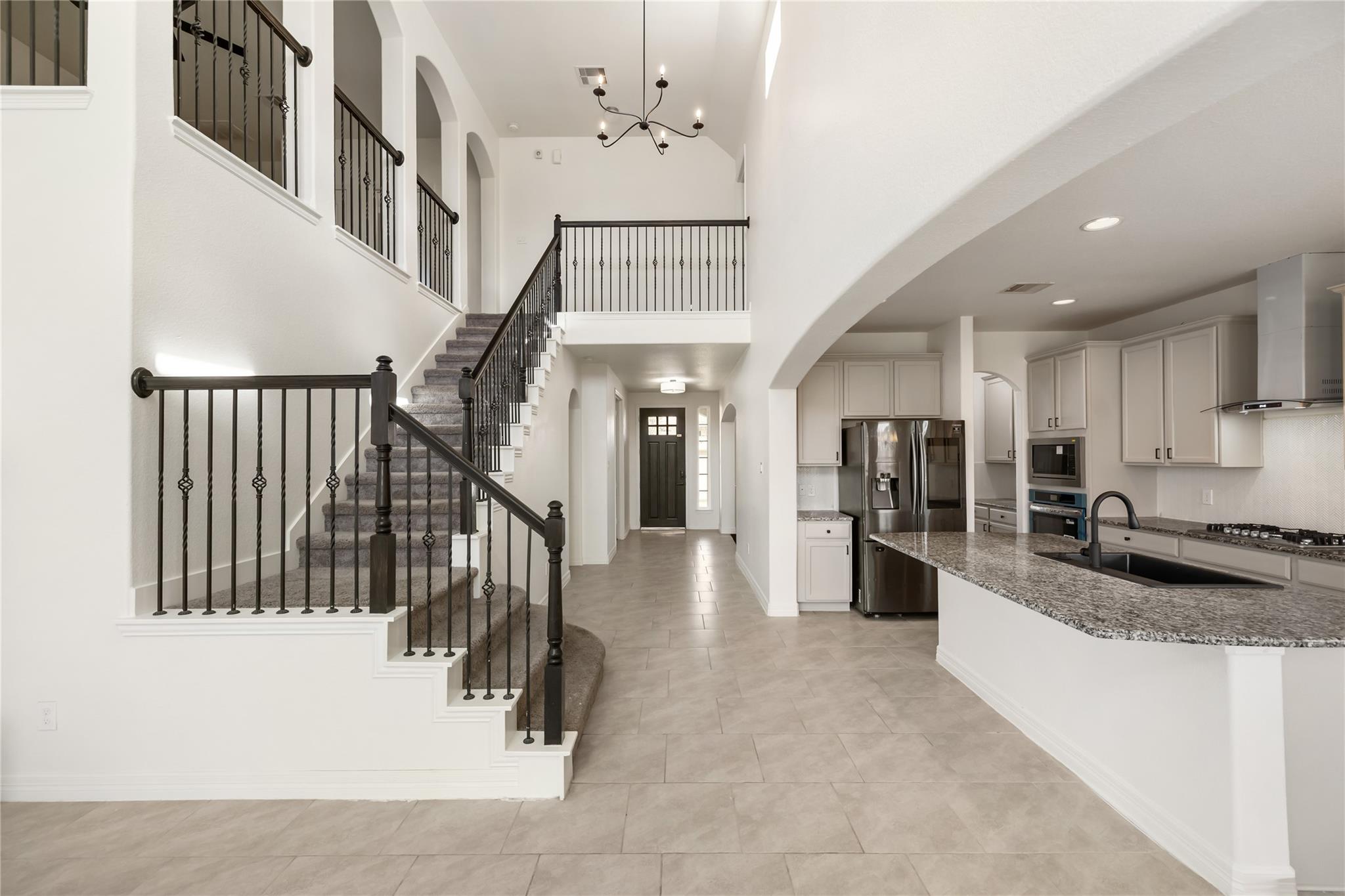 2923 Golden Honey Lane