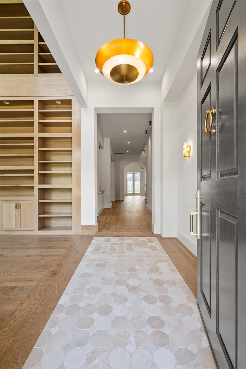 891 W 41st Street