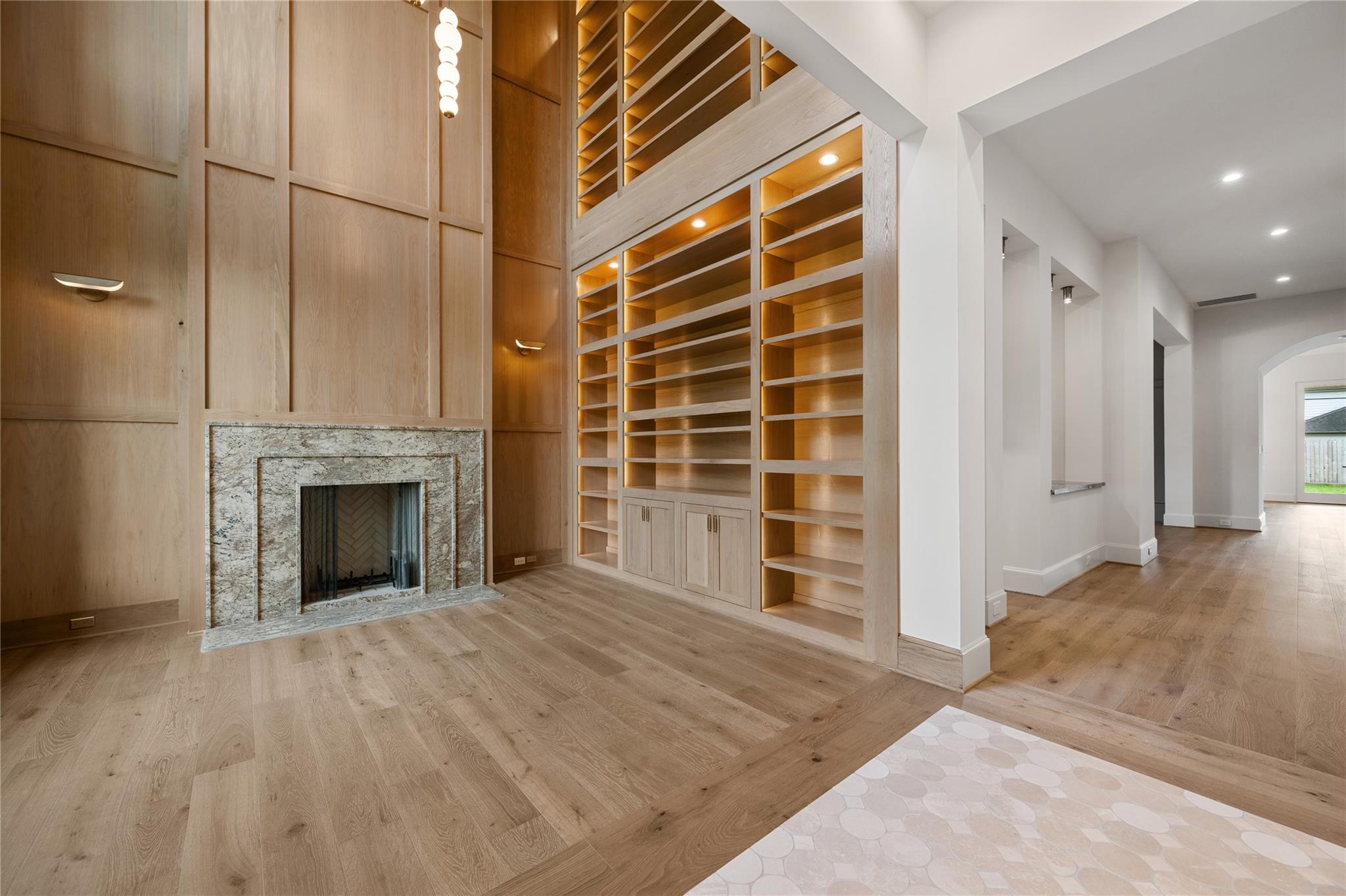 891 W 41st Street
