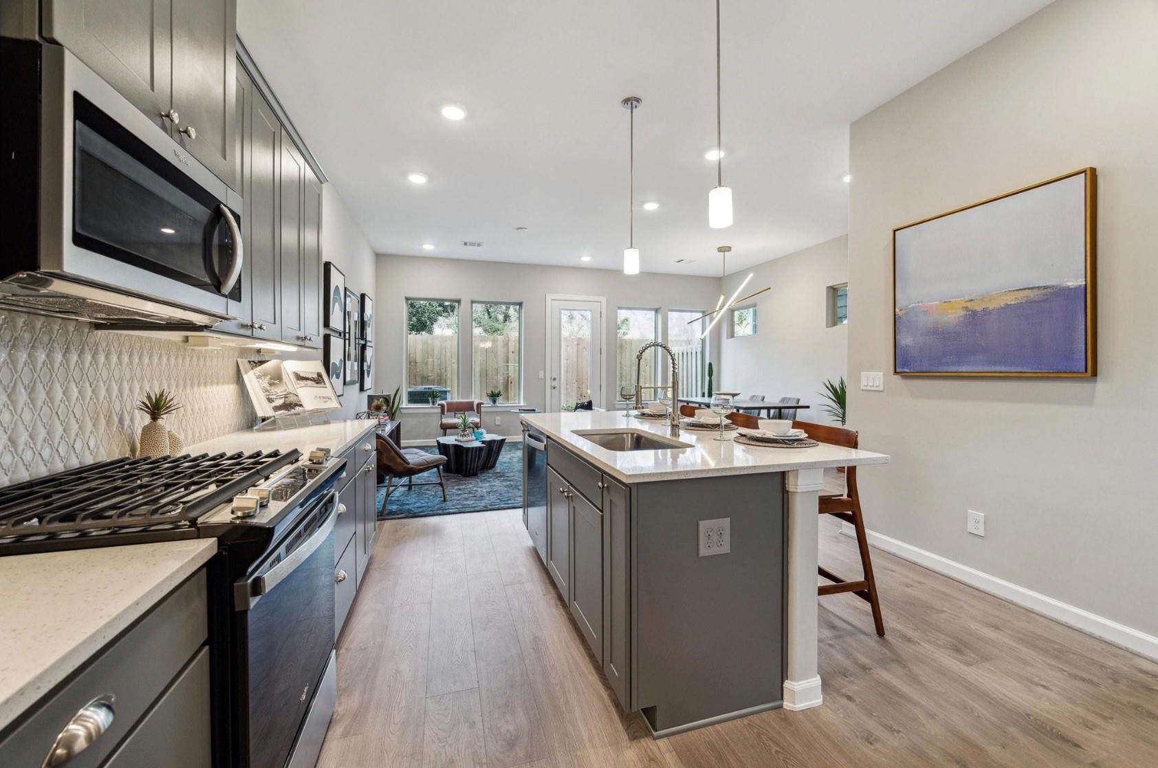 5204 Amber Sunrise Drive