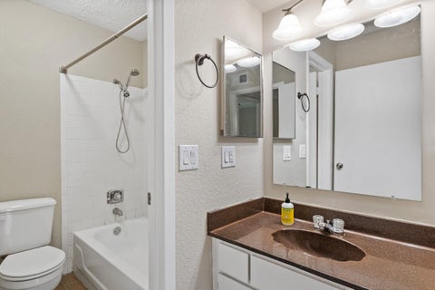 Condo For Sale - 250 El Dorado Boulevard #259<br/> Harris County, Webster, TX 77598