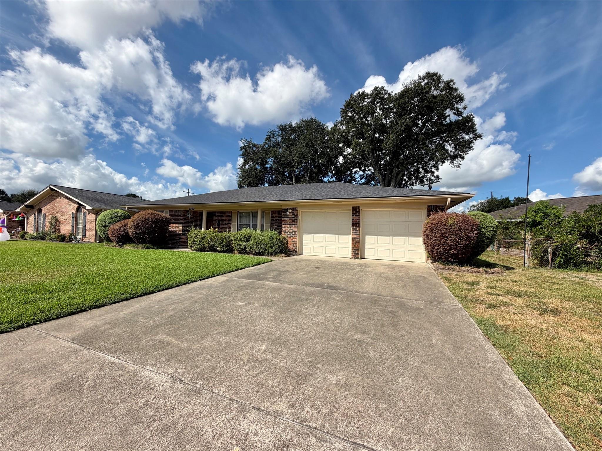 2702 Marilyn Lane