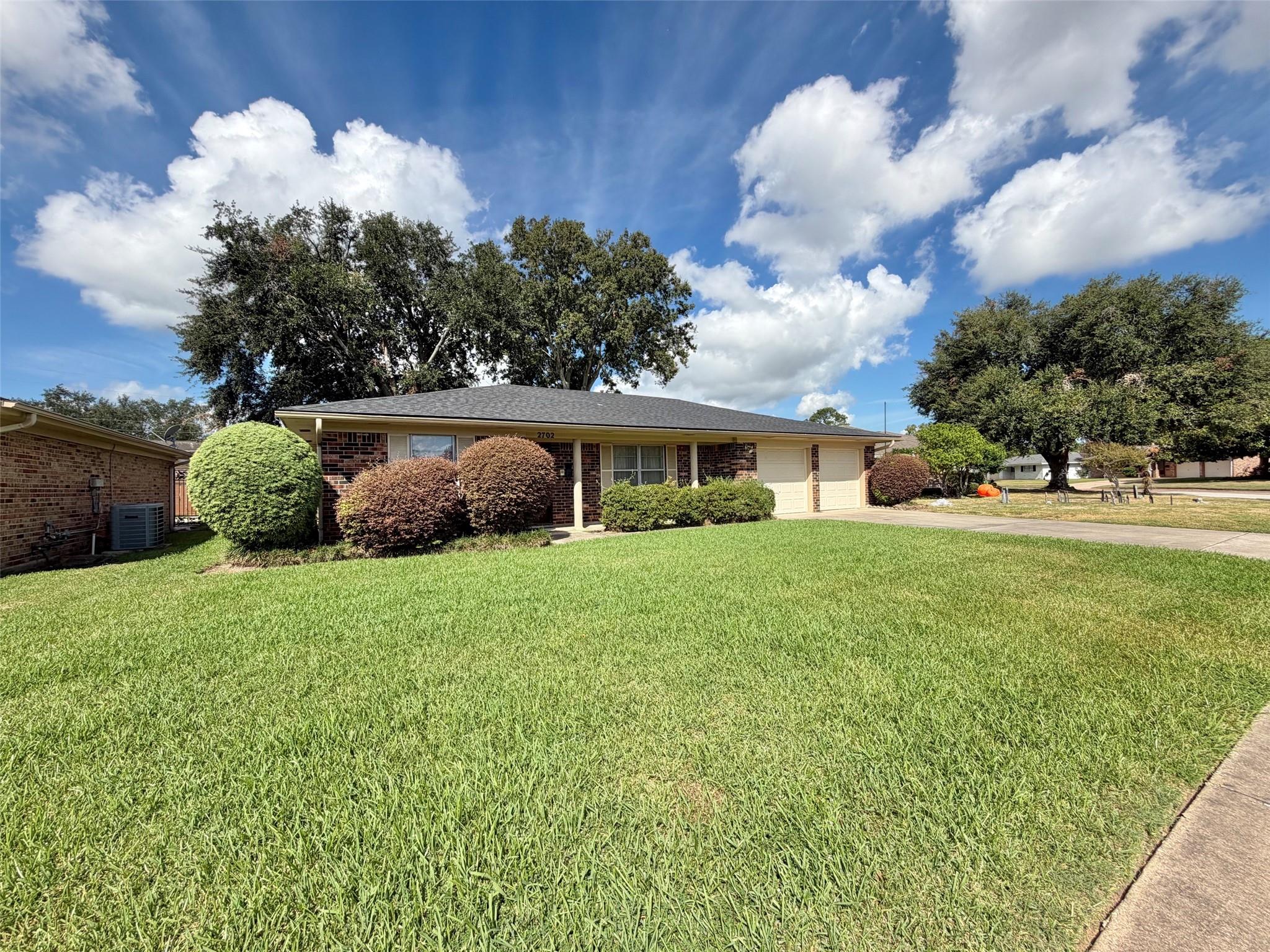 2702 Marilyn Lane