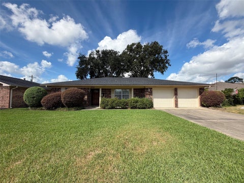 Photo of 2702 Marilyn Lane, Port Neches, TX 77651 (MLS # 39751511)